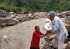 सौंग नदी पर पुल की कमी: ग्रामीणों की जान जोखिम में, बारिश ने हालात और बिगाड़े