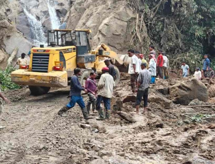उत्तराखंड में बारिश का कहर: पिथौरागढ़ के 50 गांवों का संपर्क तहसील मुख्यालय से टूटा