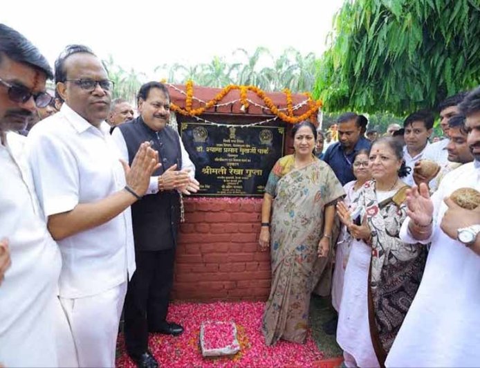CM रेखा गुप्ता का विकास कार्यों पर जोर: शालीमार बाग और पीतमपुरा में दी गई सख्त दिशानिर्देश