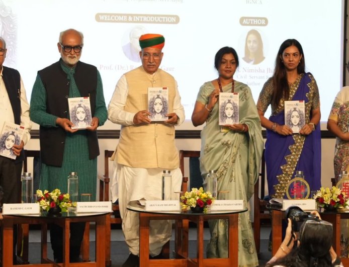 वरिष्ठ सिविल सेवा अधिकारी निमिषा झा की पुस्तक ‘INDIA'S AI: Through Her Lens’ का विमोचन, अर्जुन राम मेघवाल ने की तारीफ