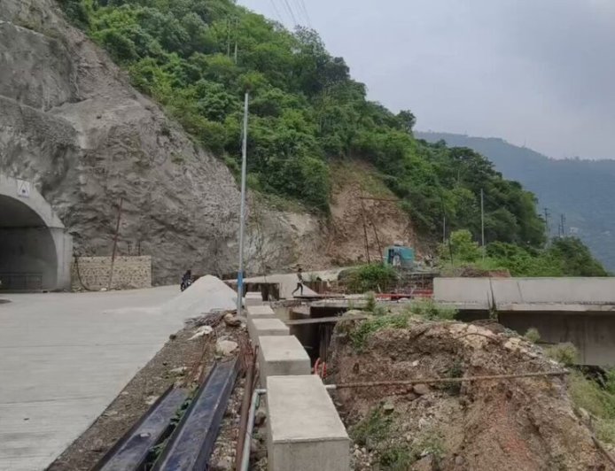 चारधाम यात्रा में होगी नई ऊर्जा: रुद्रप्रयाग में 900 मीटर सुरंग का निर्माण पूरा, पुल अंतिम चरण में