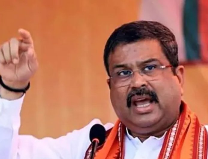 केन्द्रीय शिक्षा मंत्री धर्मेंद्र प्रधान का इस्तीफा: छात्रों की आवाज़ का असर