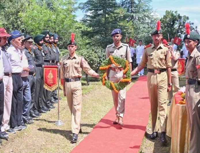 कारगिल विजय दिवस पर अल्मोड़ा में शहीदों को दी गई श्रद्धांजलि