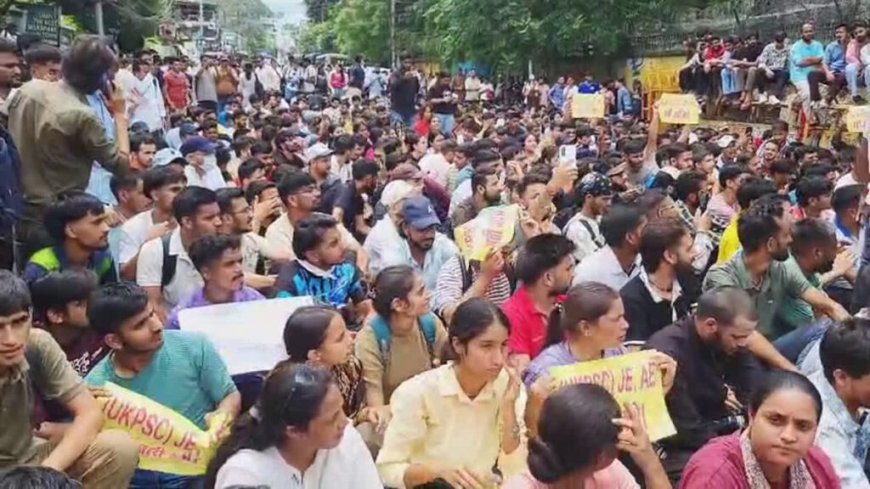 उत्तराखंड बेरोजगारों का सचिवालय की ओर मार्च, भर्ती प्रक्रिया तेज करने की मांग