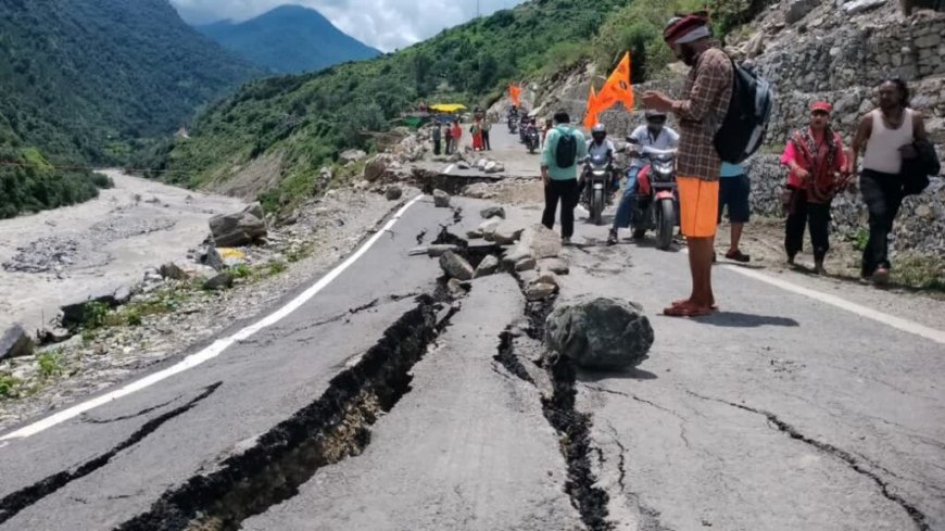 गंगोत्री हाईवे पर भू-धंसाव का नया संकट, पापड़गाड़ में दरारें बढ़ने से यातायात चार घंटे प्रभावित