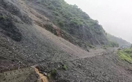 बारिश से बिगड़े हालात: NH-34 समेत कई मार्ग बाधित, उफनते गदेरों ने बढ़ाई मुश्किल