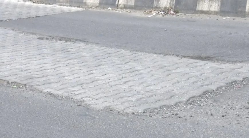Dehradun की सड़कों पर सीमेंट की ईंटों का पैचवर्क, राहत या बढ़ी परेशानी?