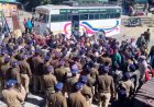 Gairsain Assembly Session के पहले दिन बवाल, जंगलचट्टी में प्रदर्शनकारियों पर वाटर कैनन का इस्तेमाल; कई हिरासत में