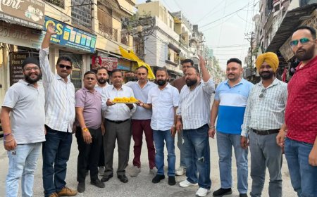 रुद्रपुर: किच्छा-सिरौलीकलां में 7 अक्टूबर को मतगणना की तय तिथि पर कांग्रेसियों ने उत्सव मनाया, बांटे लड्डू
