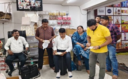 त्योहारी सीजन में मिलावट पर सख्ती: रायपुर में चांदी वर्क की दुकानों पर जांच, 5 ब्रांड के लिए गए सैंपल, 8 पैकेट जब्त