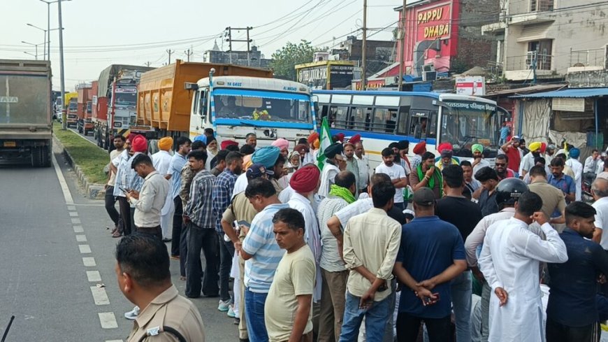 किसानों का आक्रोश: धान की सरकारी खरीद में देरी पर रुद्रपुर हाईवे जाम